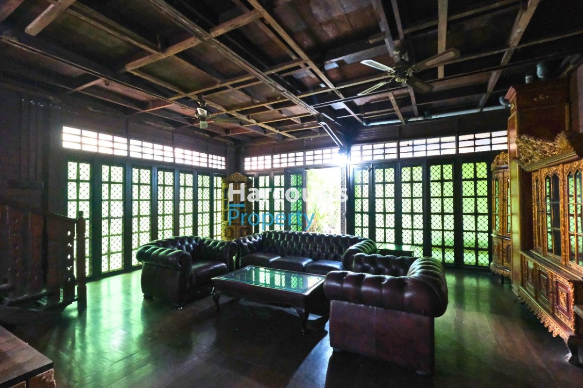 Cibubur Area, Turun Harga, Dijual Rumah Klasik Lokasi Strategis Bekonsep Ukiran Jawa di Cibubur - Foto 6