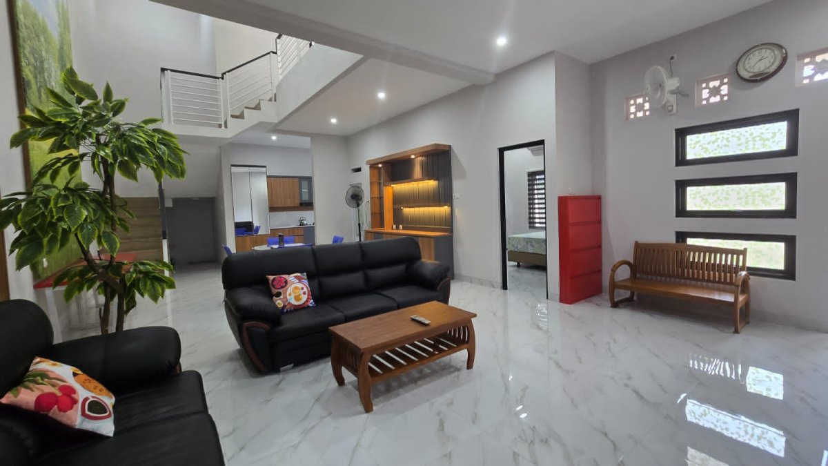 Rumah Baru Gress Minimalis Modern di Dekat Pasar Gede dan Widuran, Solo - Foto 2