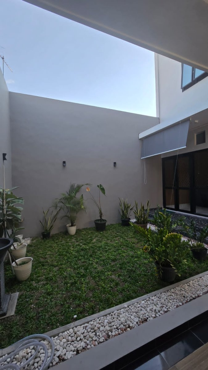 Rumah Baru Gress Minimalis Modern di Dekat Pasar Gede dan Widuran, Solo - Foto 8