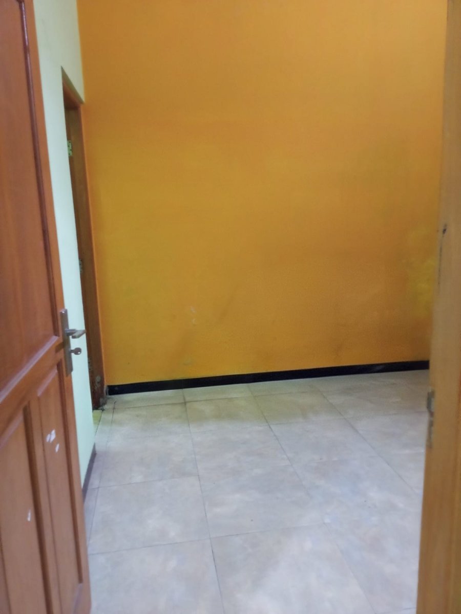 Rumah 2 lantai Banyuanyar, Solo, dekat SMPN 9 Surakarta