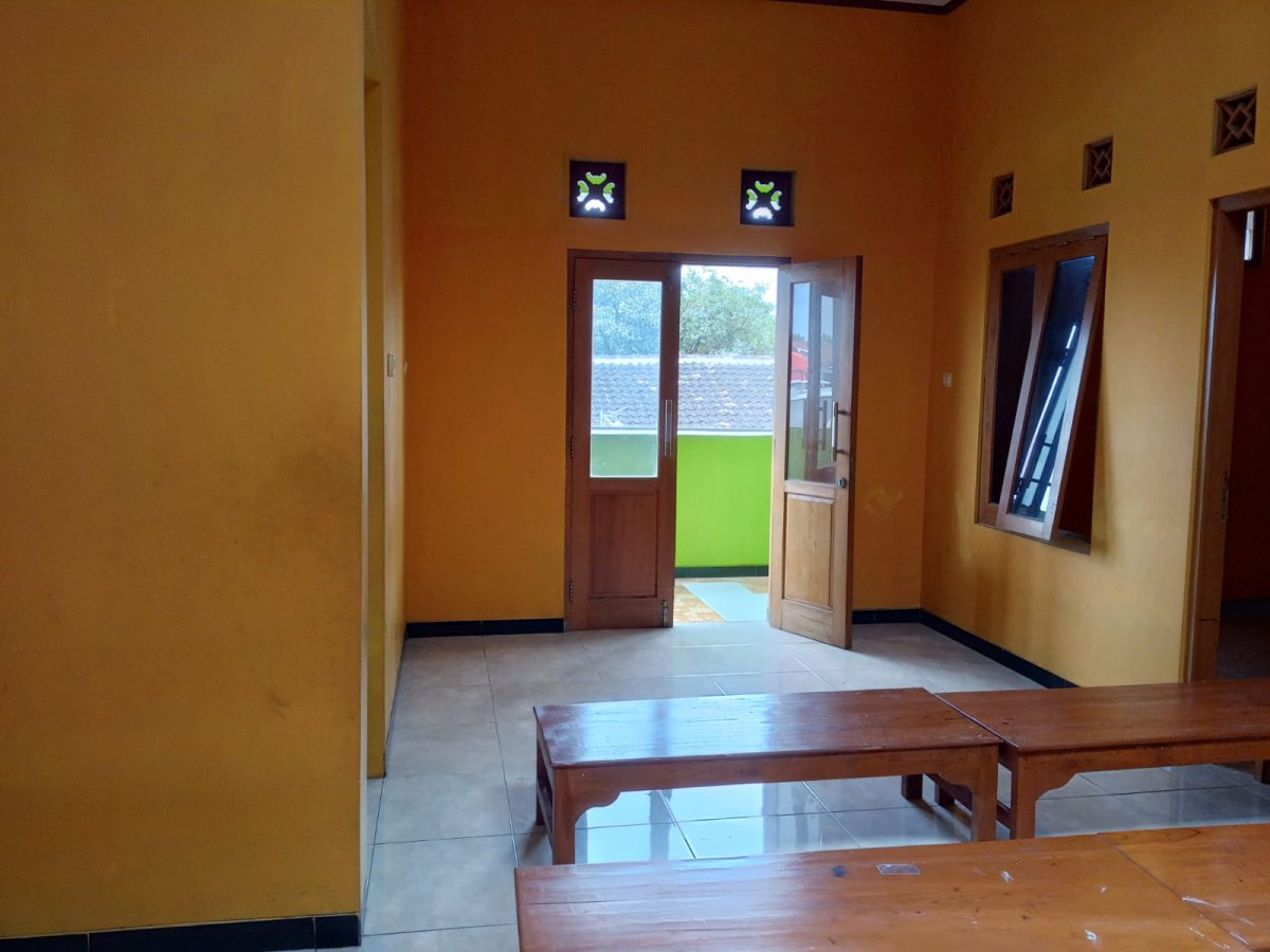 Rumah 2 lantai Banyuanyar, Solo, dekat SMPN 9 Surakarta - Foto 3