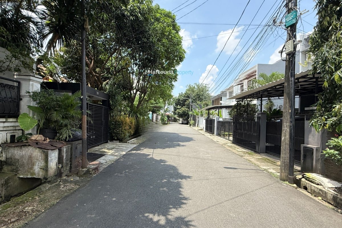 Cipete Area, Dijual Rumah Klasik + Rumah Kos Lokasi Strategis 10 Menit Dari Stasiun MRT Cipete Raya - Foto 10