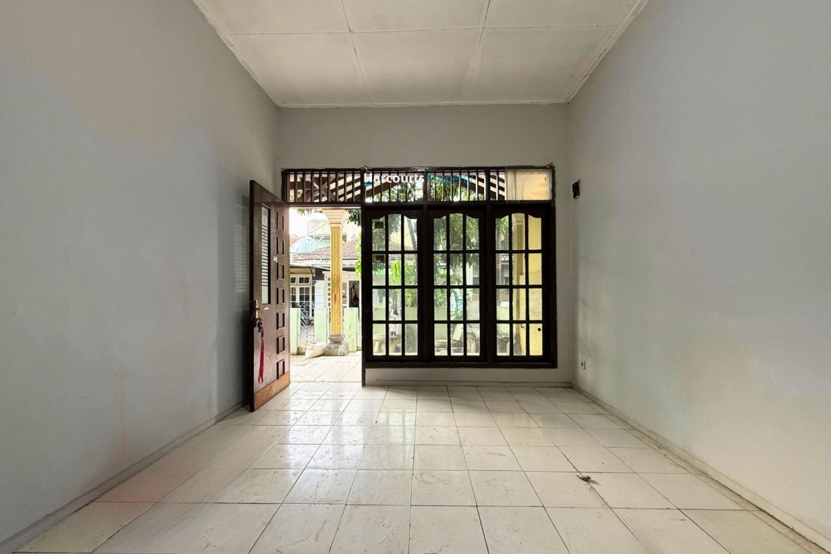 Dijual Rumah Klasik Lokasi Strategis Cocok Untuk Di Bangun Rumah Kos di Cipete - Foto 2