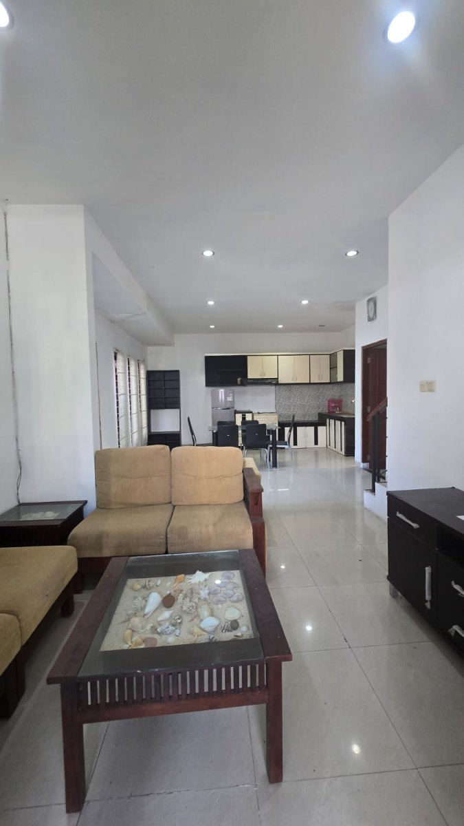 Rumah Bagus Bersih Siap Huni di Lor In Residence Solo - Foto 4