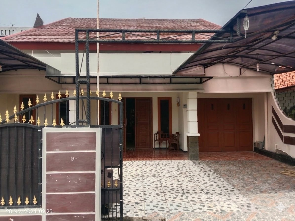 JUAL RUMAH 2 LT. FULL FURNISHED CONDET JAKARTA TIMUR