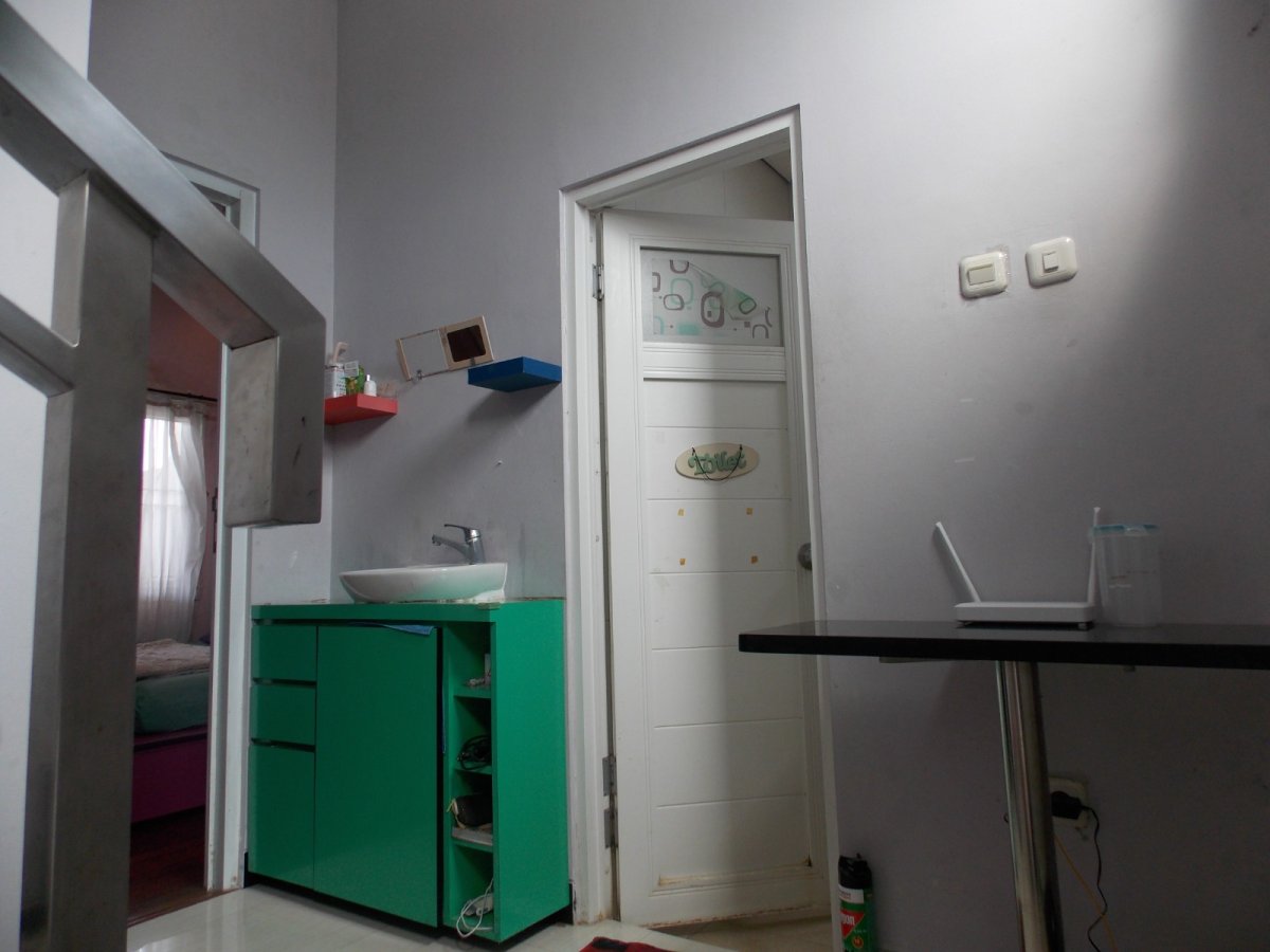 Dijual rumah siap huni di Serpong Park Jelupang Tangsel - Foto 9