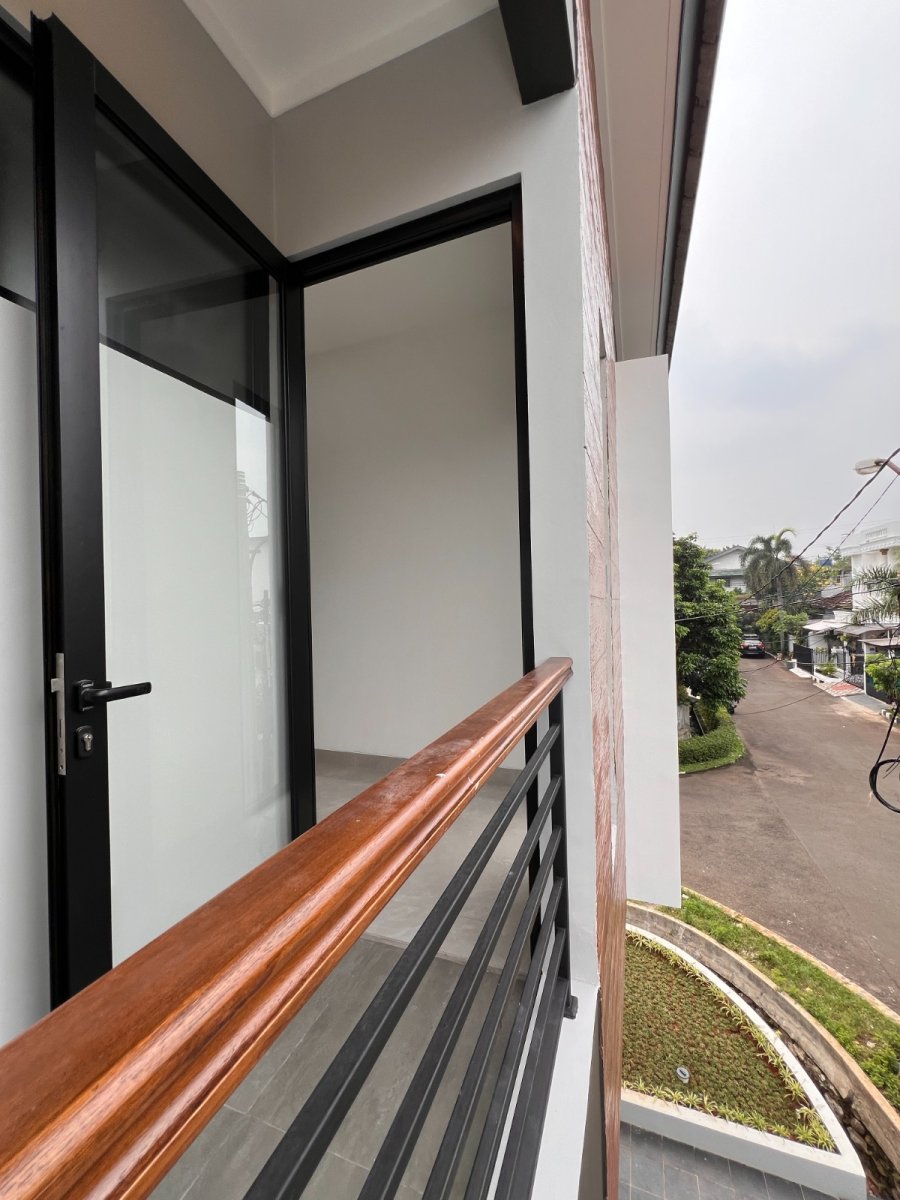 Dijual rumah Hook di sektor 9 Bintaro Jaya Tangerang Selatan