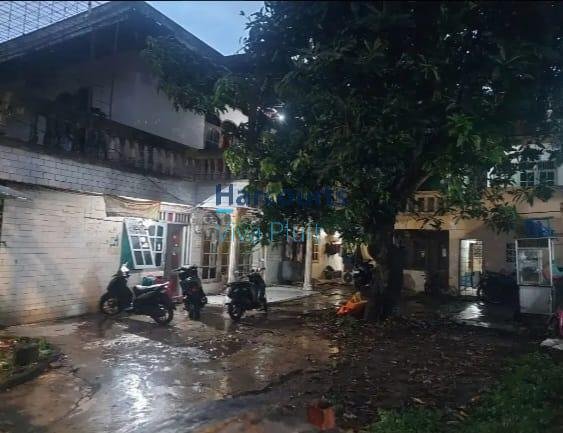 DIJUAL RUMAH HITUNG TANAH – PETAMBURAN, TANAH ABANG. Lokasi strategis di Jalan Petamburan, Jakarta Pusat. Cocok untuk investasi maupun pembangunan ulang!