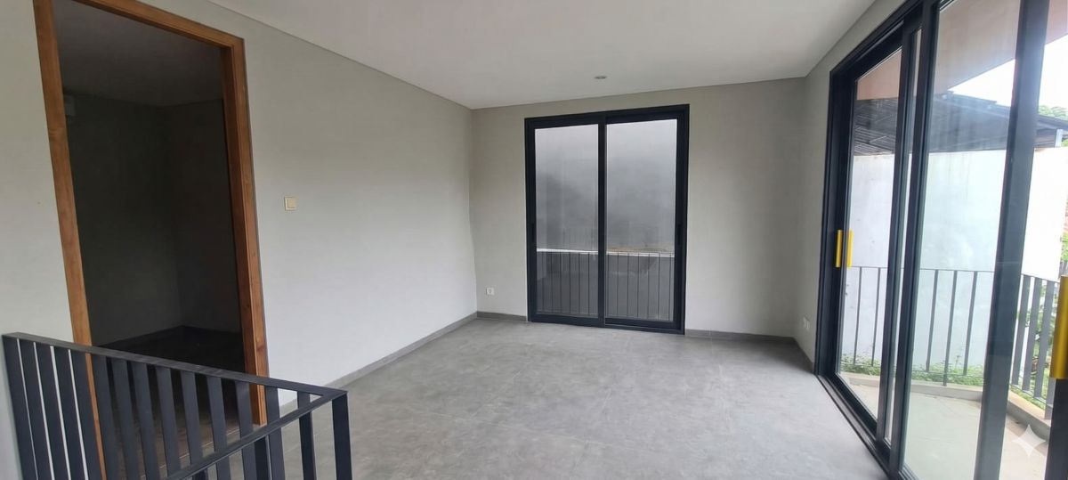 JUAL CEPAT, RUMAH HOEK 3 LANTAI, LT 140 M2, NUANSA BALI, CINERE ESTATE, DEPOK - Foto 6
