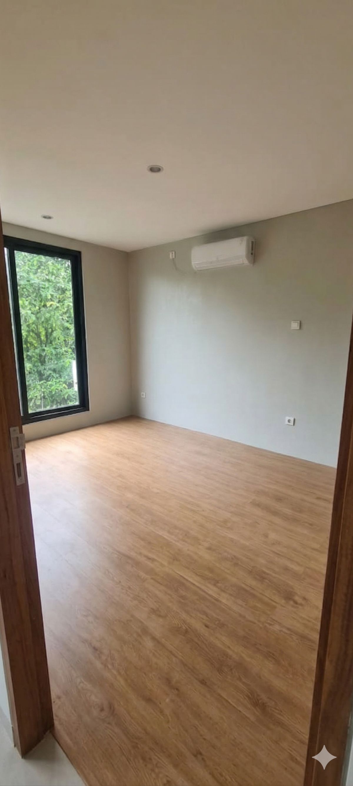 JUAL CEPAT, RUMAH HOEK 3 LANTAI, LT 140 M2, NUANSA BALI, CINERE ESTATE, DEPOK - Foto 9