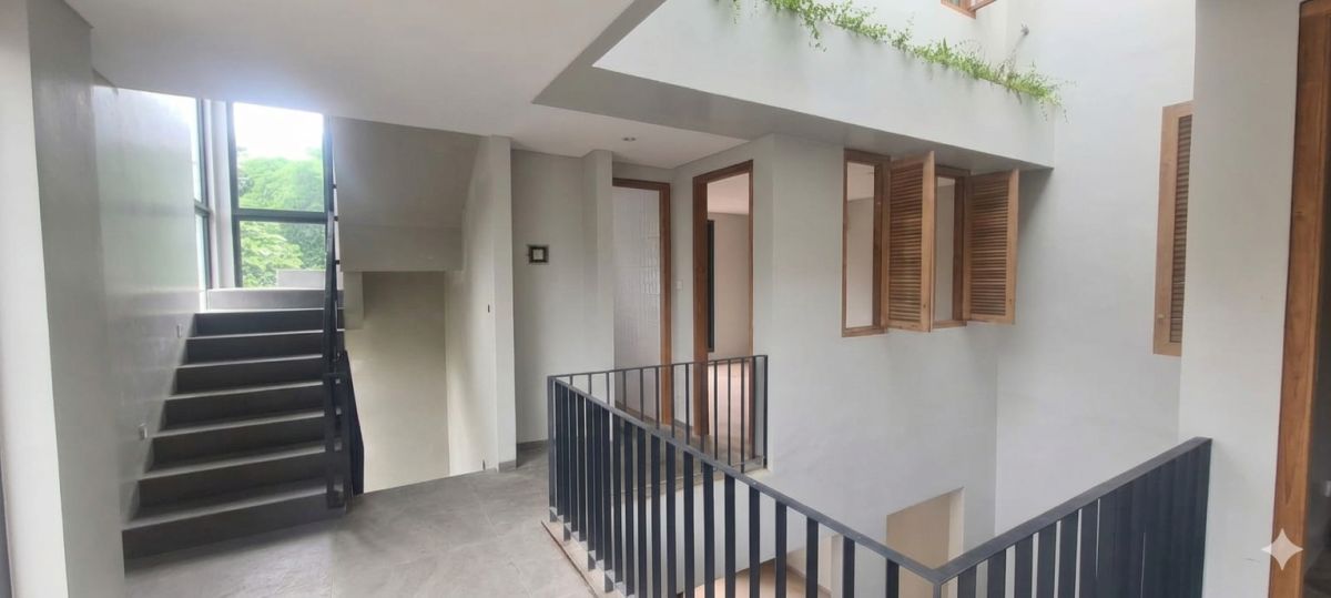 JUAL CEPAT, RUMAH HOEK 3 LANTAI, LT 140 M2, NUANSA BALI, CINERE ESTATE, DEPOK - Foto 10