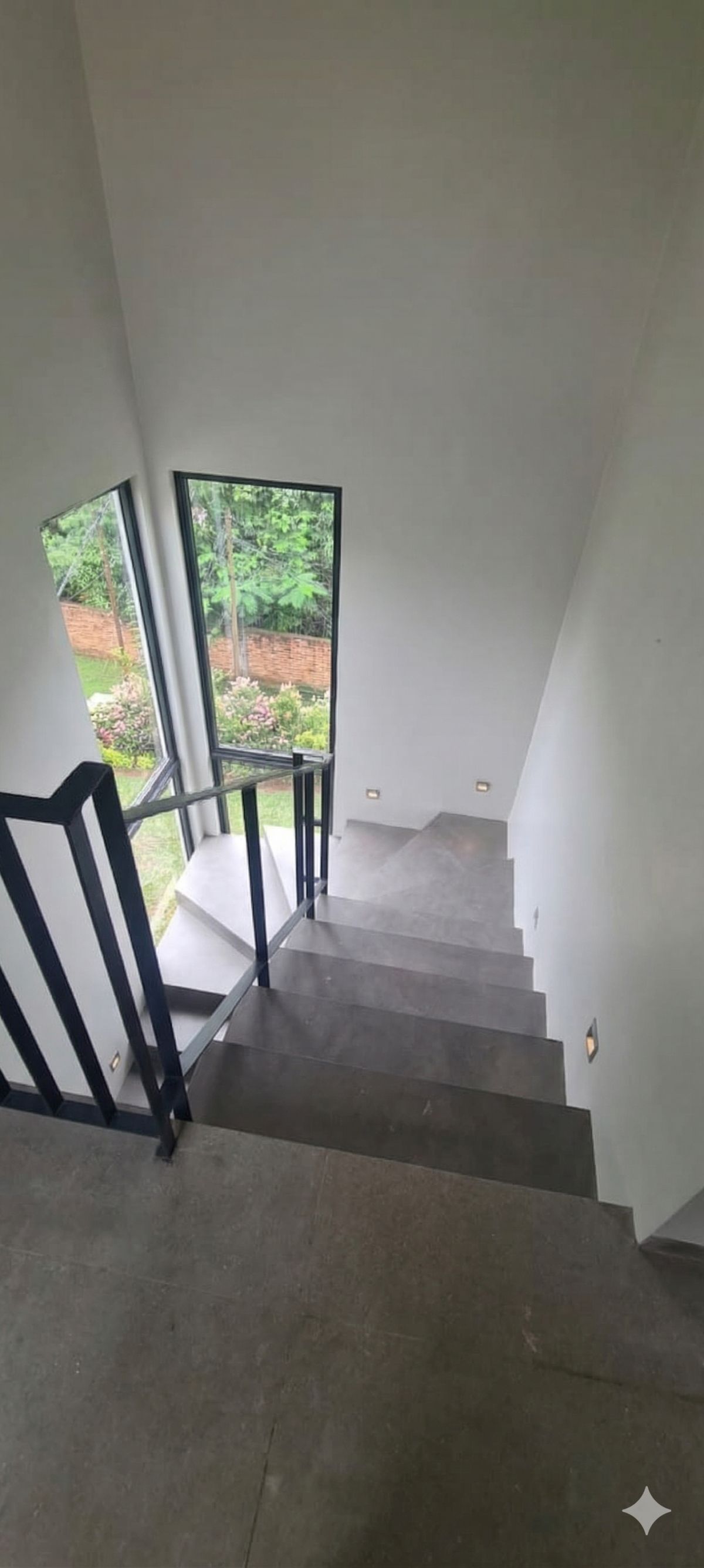 JUAL CEPAT, RUMAH HOEK 3 LANTAI, LT 140 M2, NUANSA BALI, CINERE ESTATE, DEPOK - Foto 11