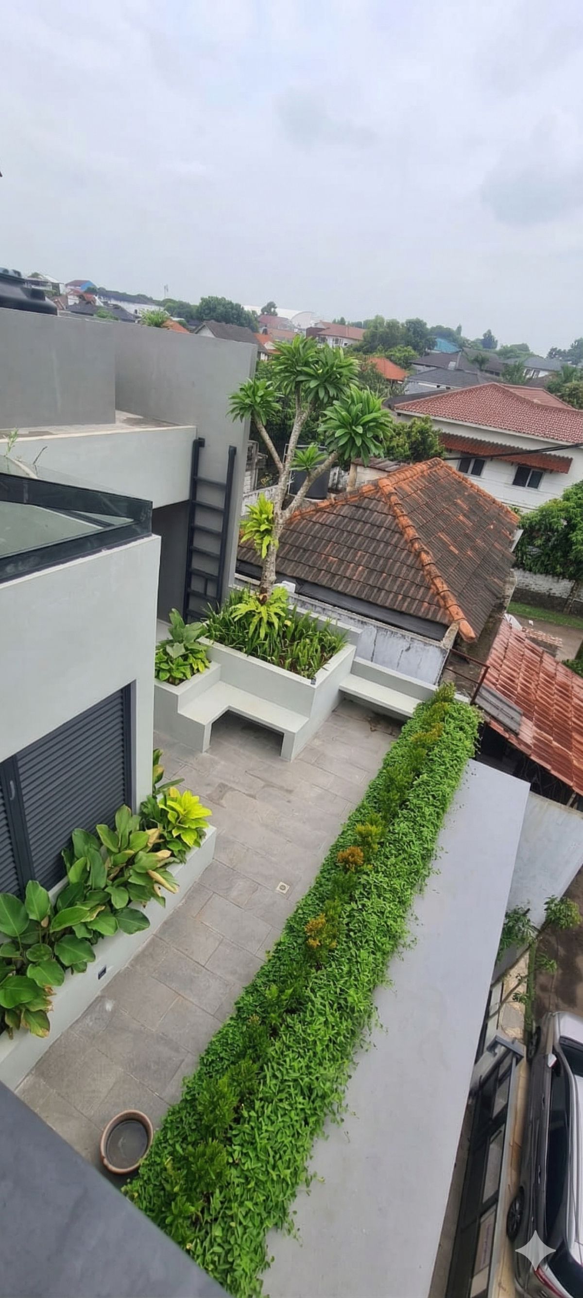 JUAL CEPAT, RUMAH HOEK 3 LANTAI, LT 140 M2, NUANSA BALI, CINERE ESTATE, DEPOK - Foto 15