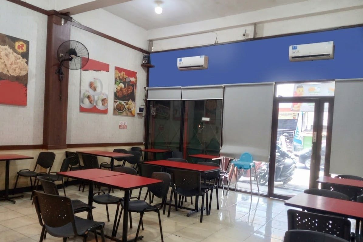 Ruko 2,5 lantai di Jalan Brigjen Sudiarto, Serengan, Solo - Foto 2