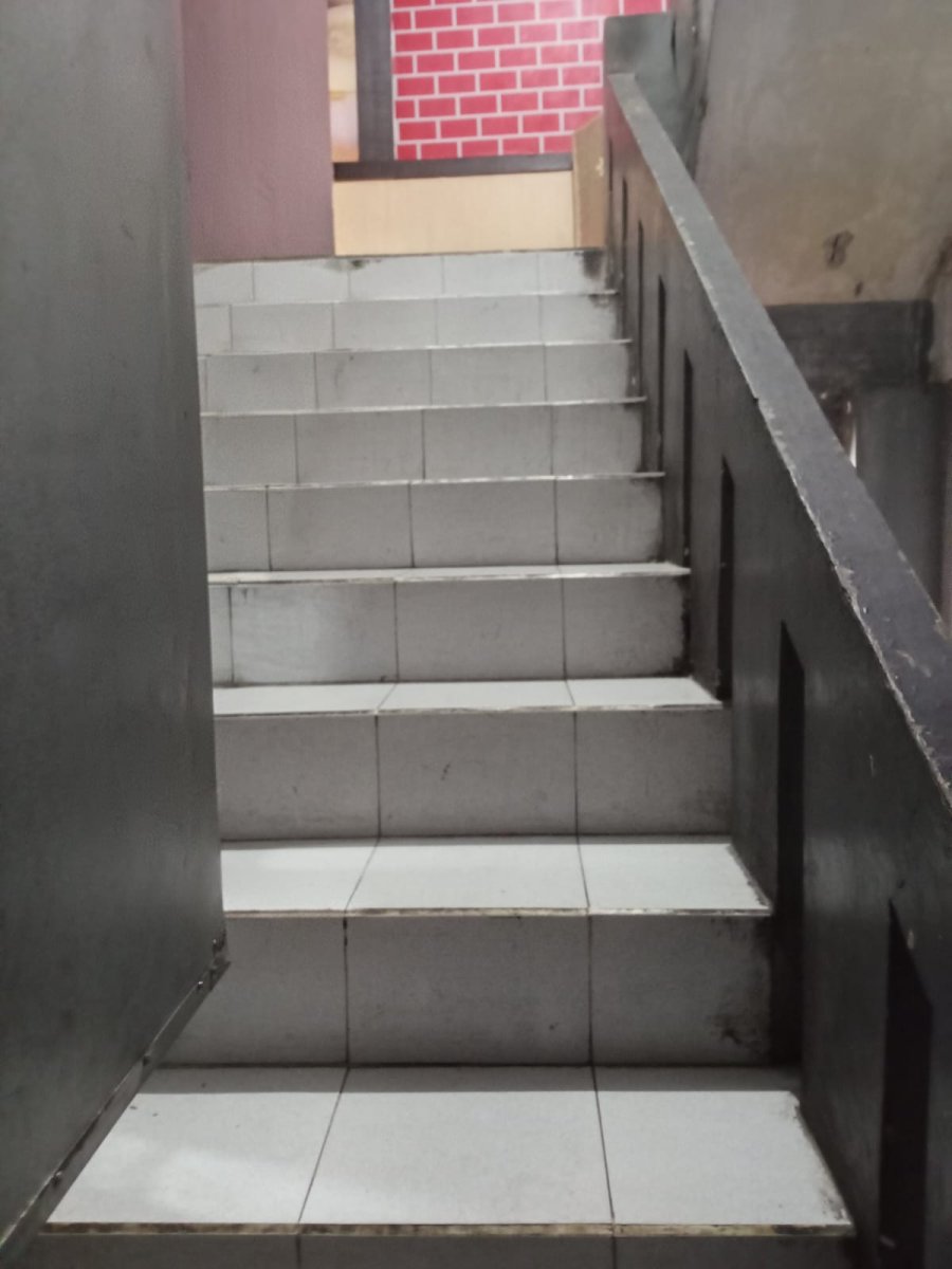 Ruko 2,5 lantai di Jalan Brigjen Sudiarto, Serengan, Solo - Foto 5