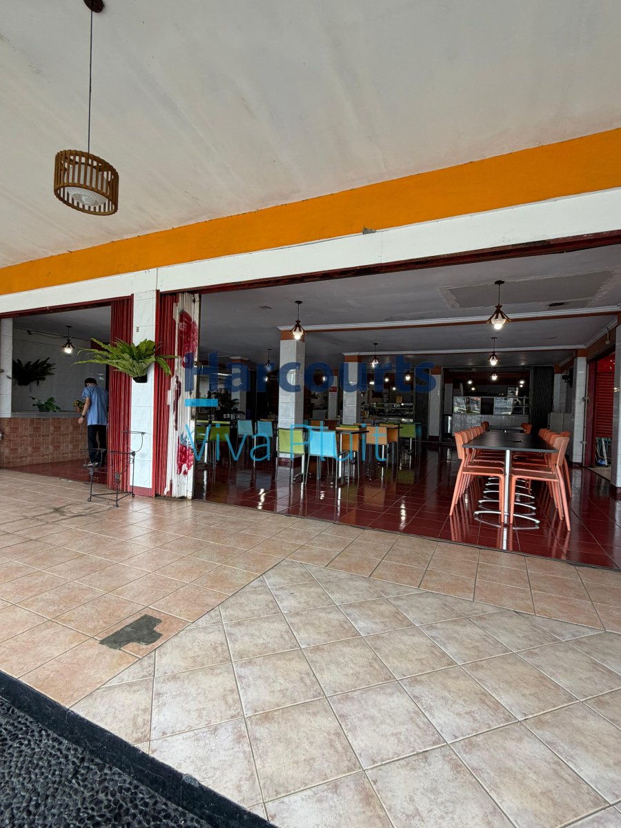 Dijual Tempat Usaha Strategis (Restoran Aktif) – Cipayung. Cocok untuk bisnis kuliner, cafe, resto, maupun usaha komersial lainnya.