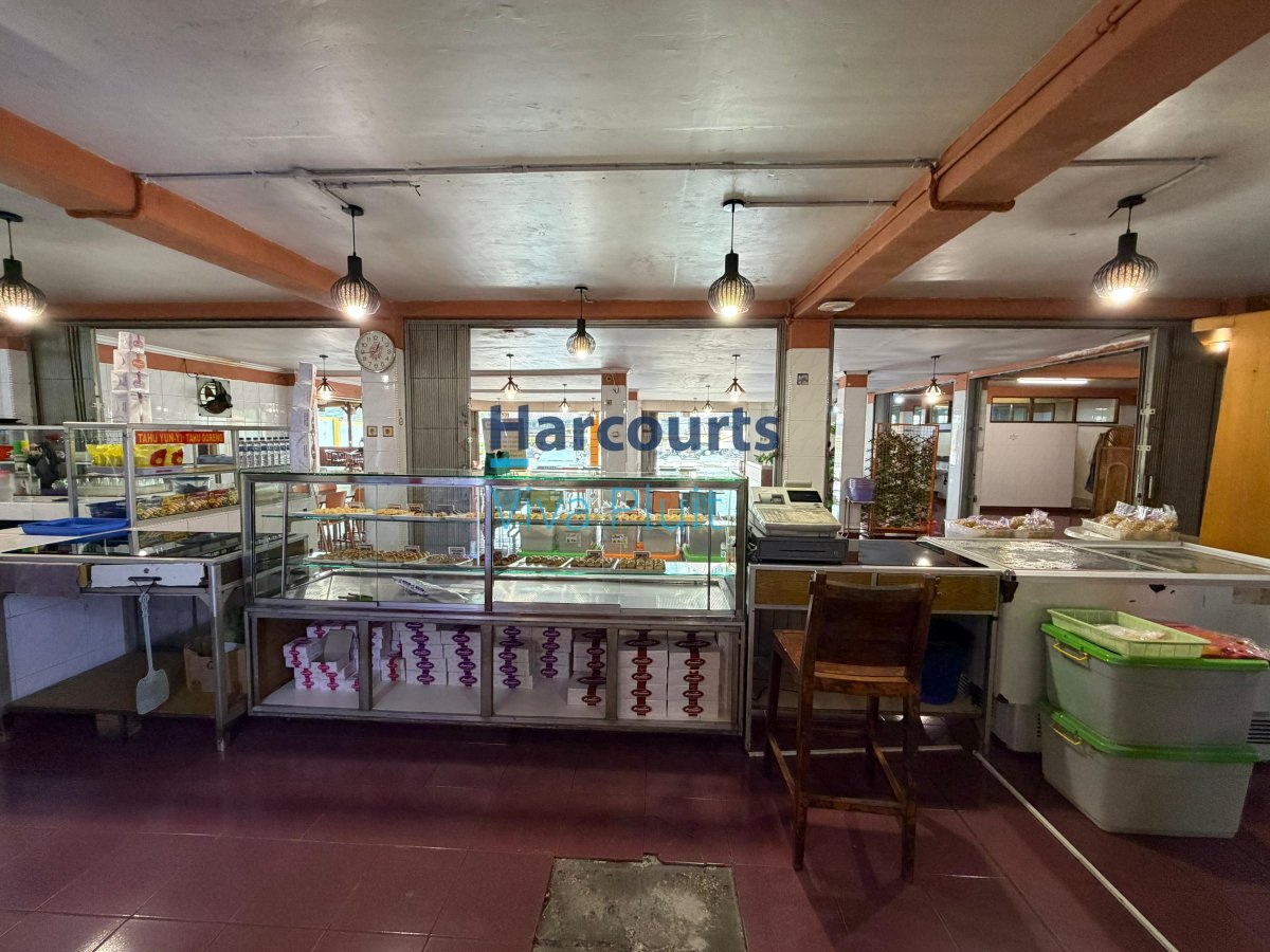 Dijual Tempat Usaha Strategis (Restoran Aktif) – Cipayung. Cocok untuk bisnis kuliner, cafe, resto, maupun usaha komersial lainnya. - Foto 3