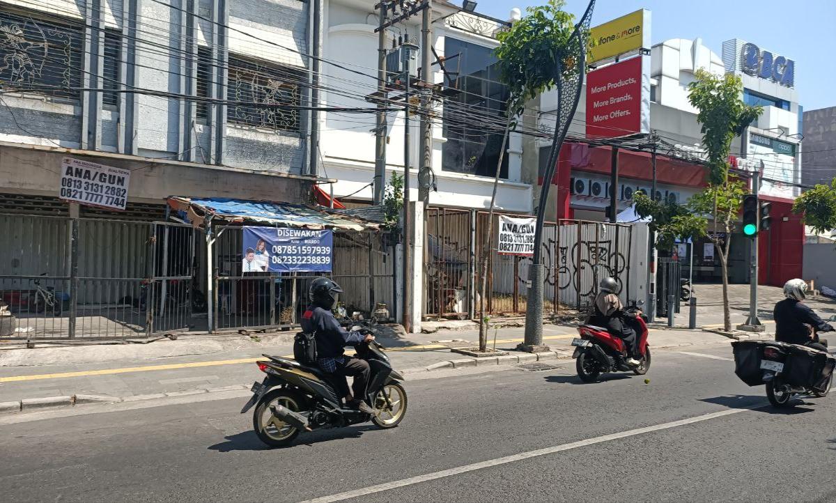 Disewakan Gedung 3 Lt Lokasi @Raya Pucang Anom Timur Surabaya - Foto 2