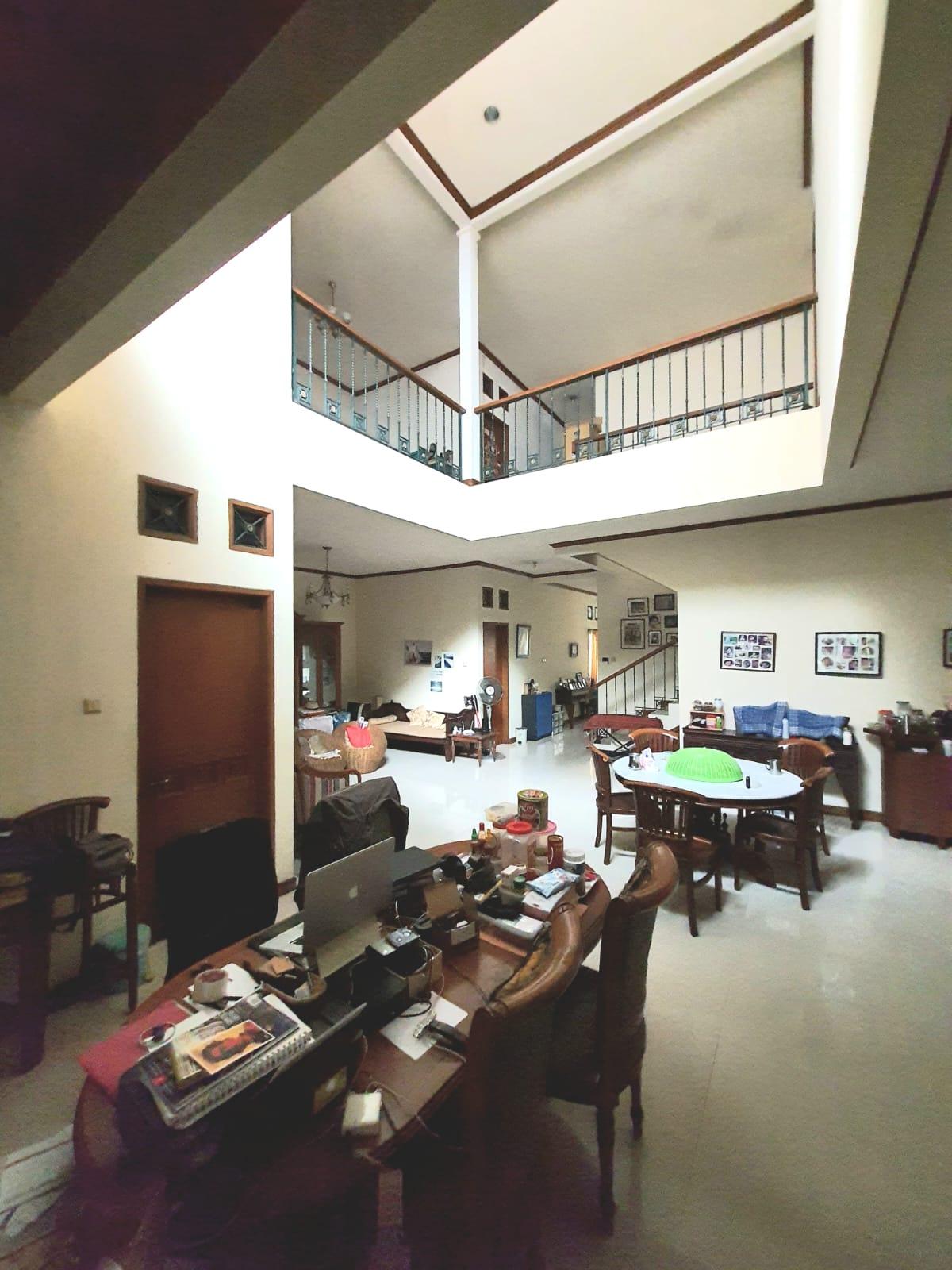 Dijual Cepat Rumah 2 Lantai Pesona Khayangan Depok – Dekat Stasiun UI & Akses Tol