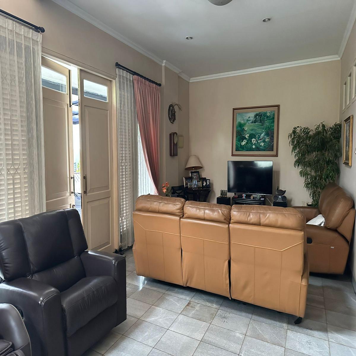 Rumah Luas siap huni di Bintaro sektor 3a