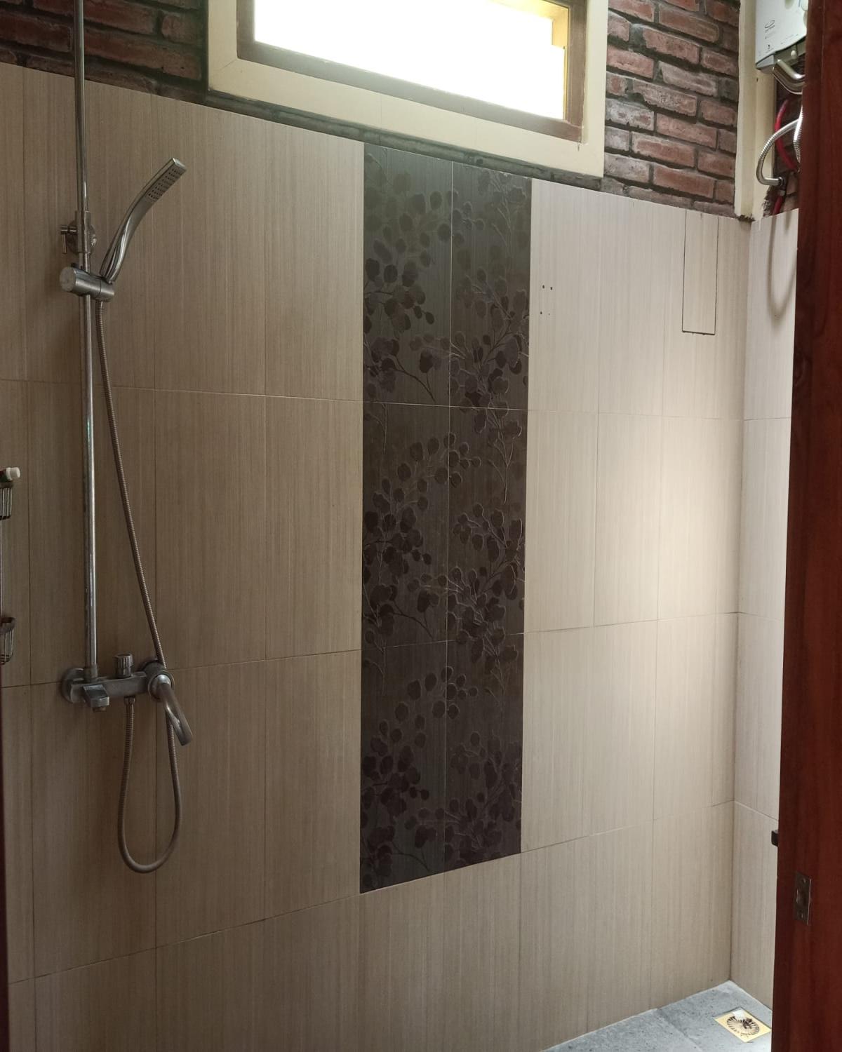 Dijual Rumah Siap Huni di Cimande Caringin - Joglo dengan Lahan Luas - Foto 9