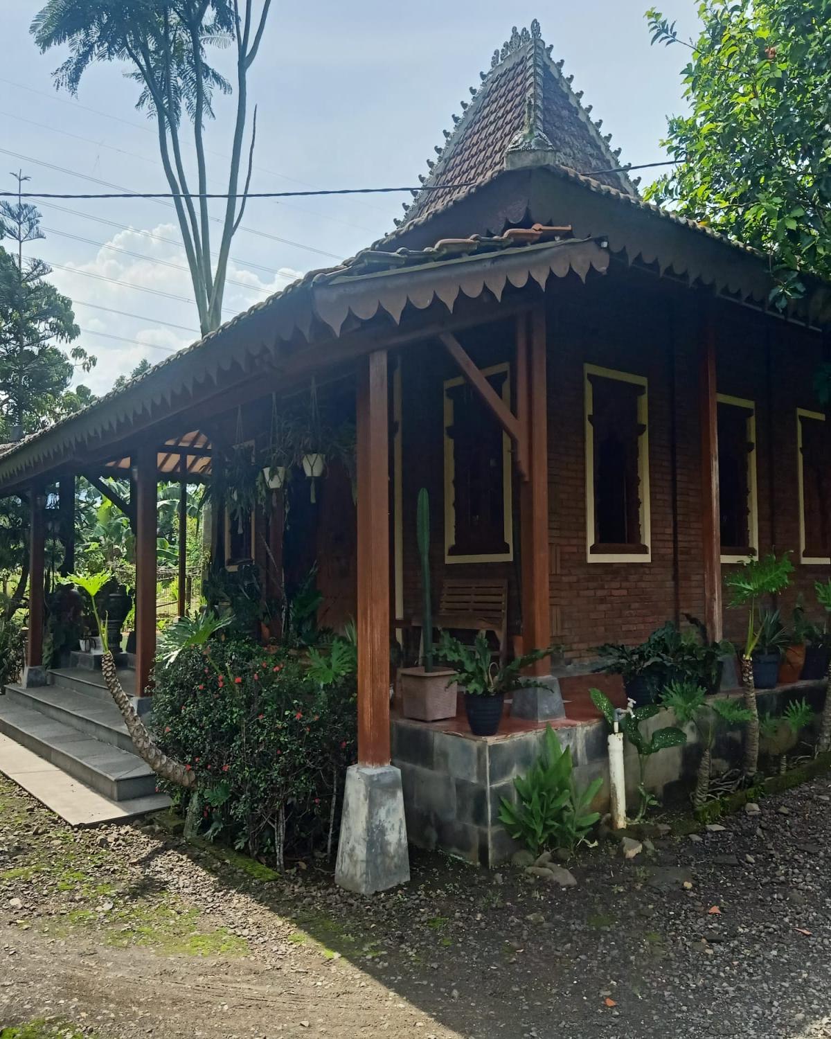 Dijual Rumah Siap Huni di Cimande Caringin - Joglo dengan Lahan Luas - Foto 14