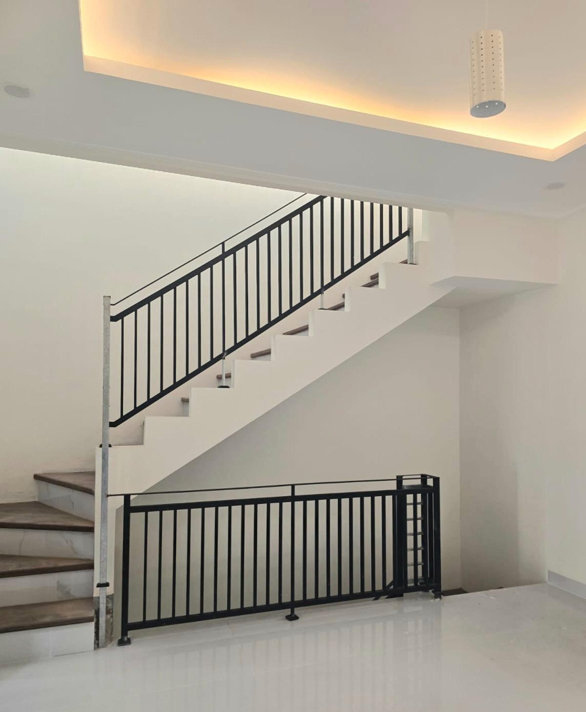 Rumah 3 lantai daerah Villa Bintaro Indah Tangerang Selatan - Foto 9