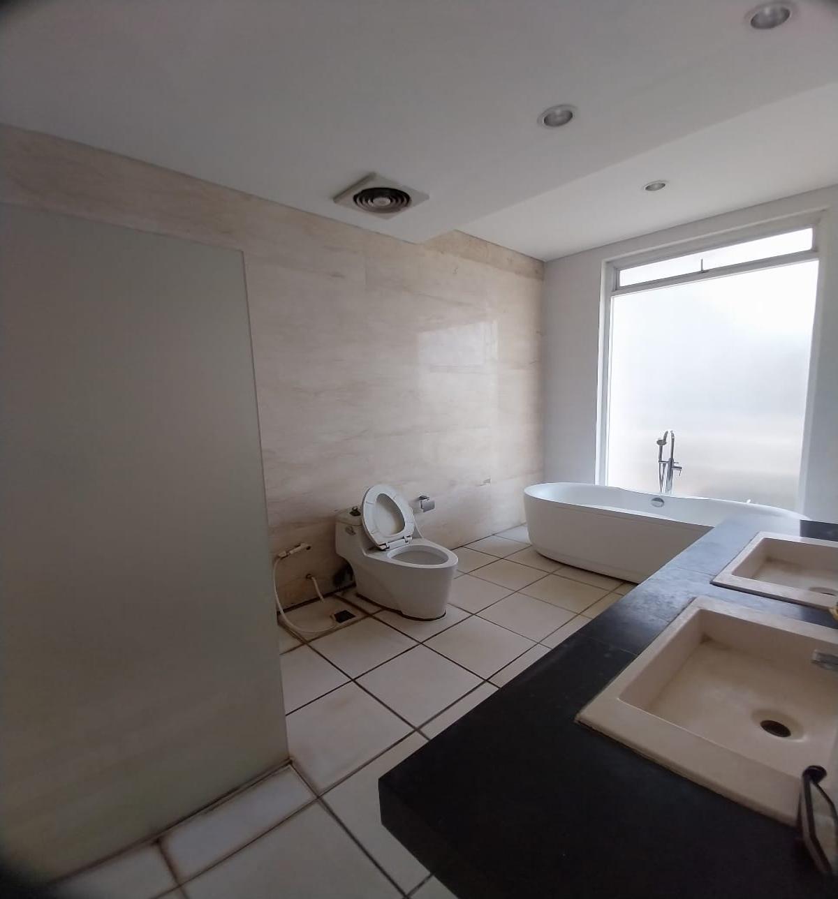 Rumah 2 lantai dekat Bintaro sektor 9 Tangerang Selatan - Foto 4