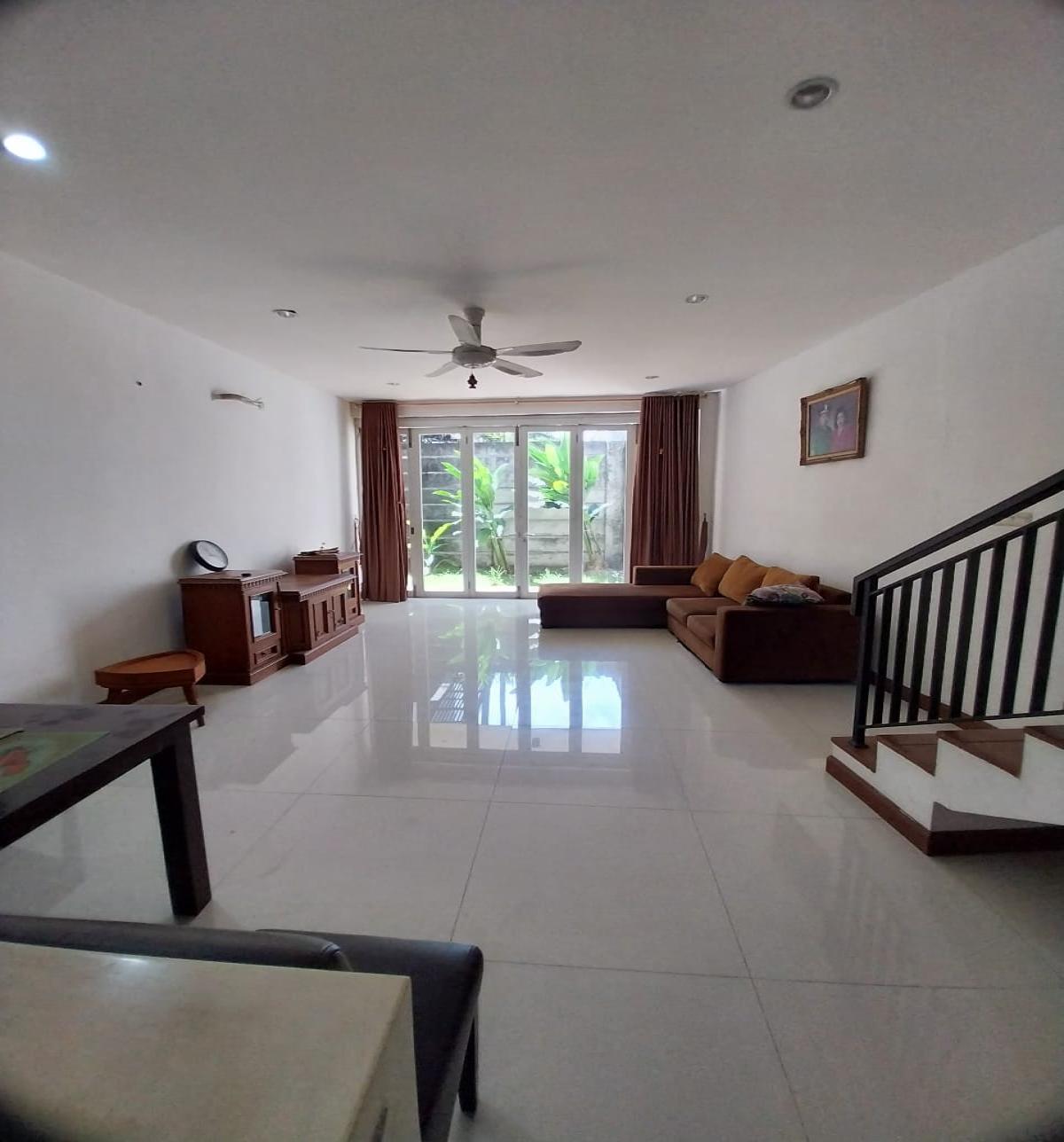 Rumah 2 lantai dekat Bintaro sektor 9 Tangerang Selatan - Foto 11