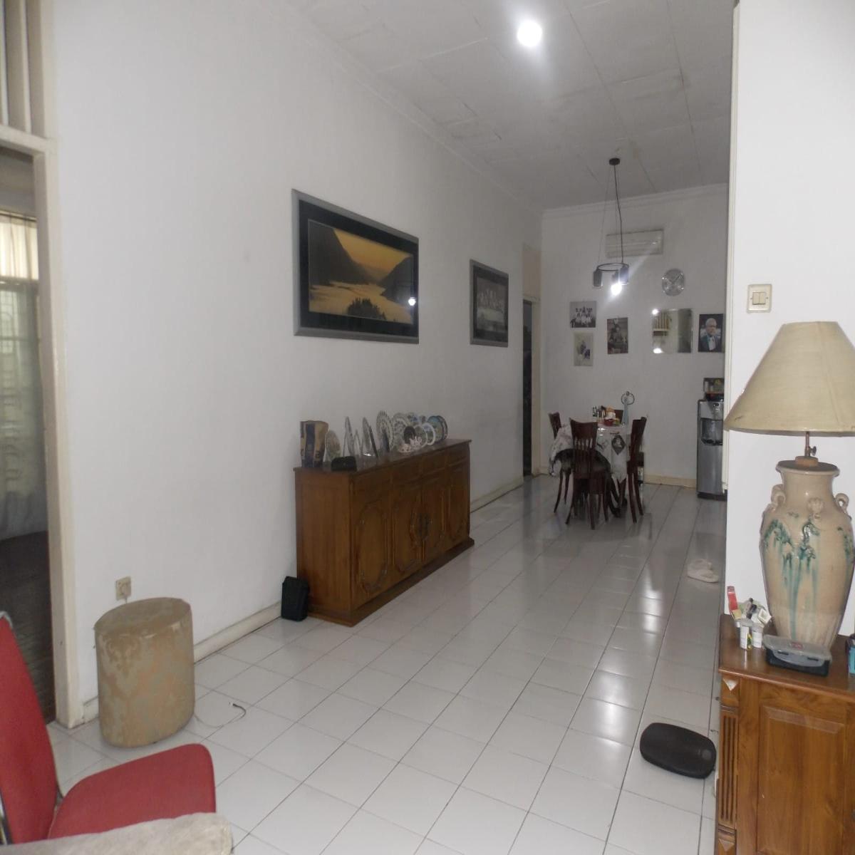 Dijual rumah luas di jl cempaka Rengas Ciputat Timur Tangsel