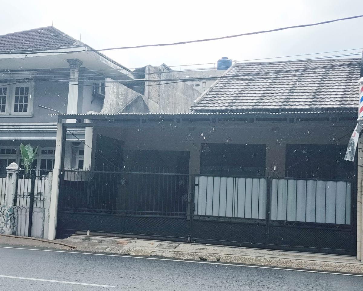 Rumah di Pinggir Jalan Utama Bintaro sektor 1 Tangerang Selatan