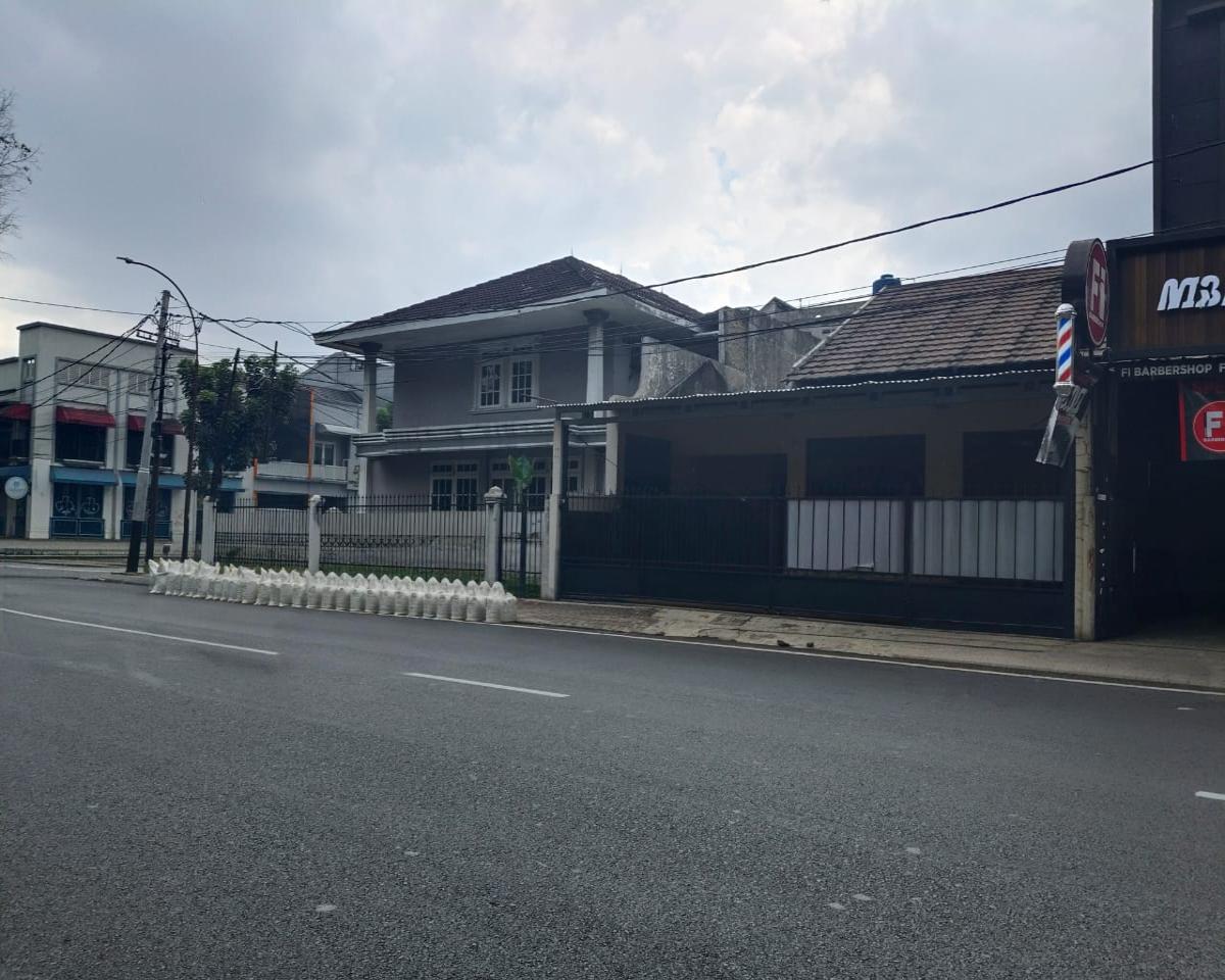 Rumah di Pinggir Jalan Utama Bintaro sektor 1 Tangerang Selatan - Foto 5