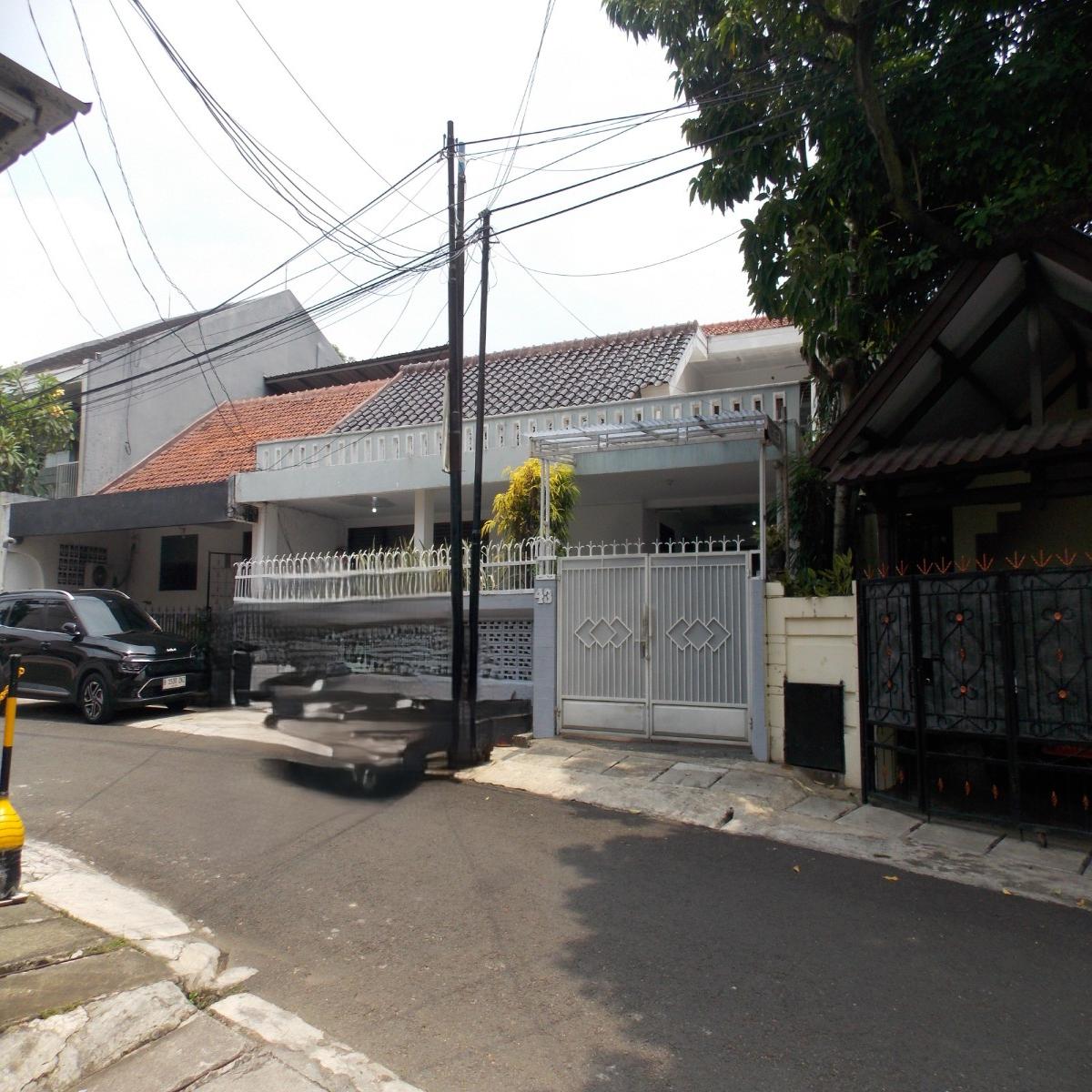 Dijual rumah di daerah Benhil Tanah Abang Jakarta Pusat
