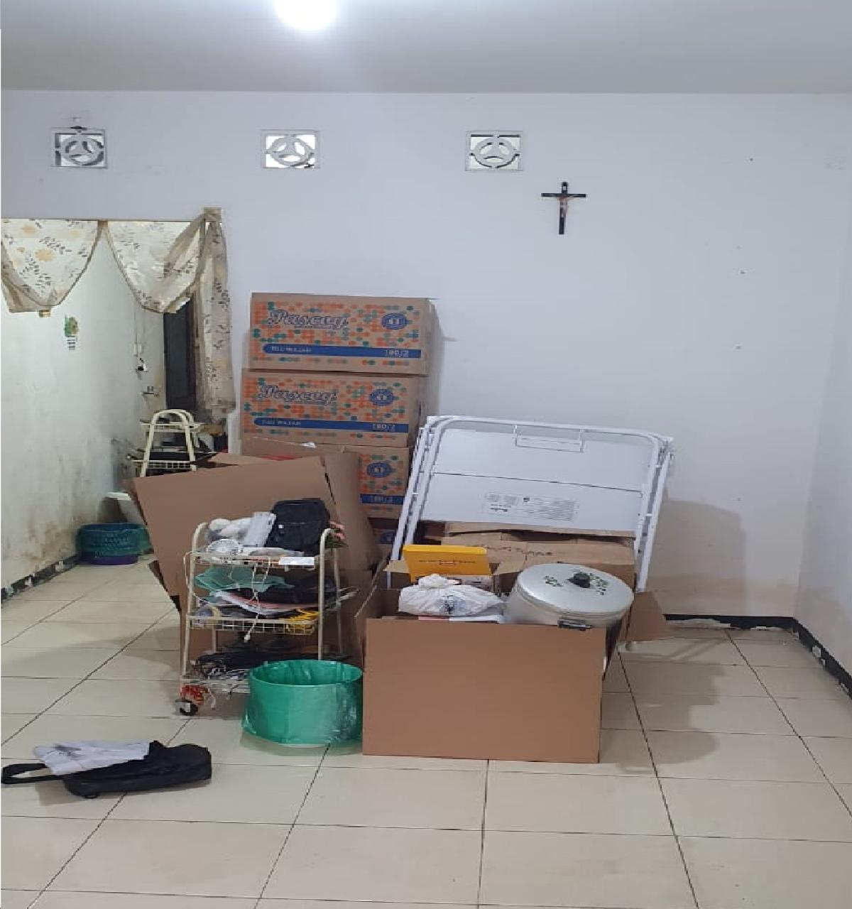 Rumah Minimalis di Cluster Cornelia Residence Graha Raya Bintaro, Harga Nego! - Foto 3