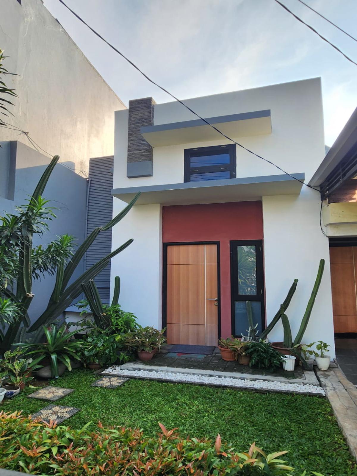 Dijual Cepat Rumah 2 Lantai Semi Furnished di Perumahan Mahkota Simprug, Tangerang - Foto 8