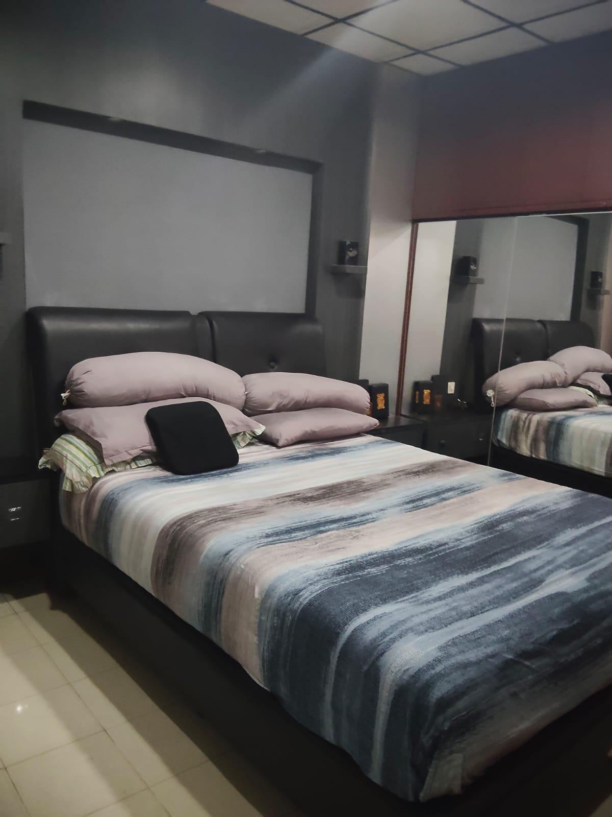 Dijual Cepat Rumah 2 Lantai Semi Furnished di Perumahan Mahkota Simprug, Tangerang - Foto 13