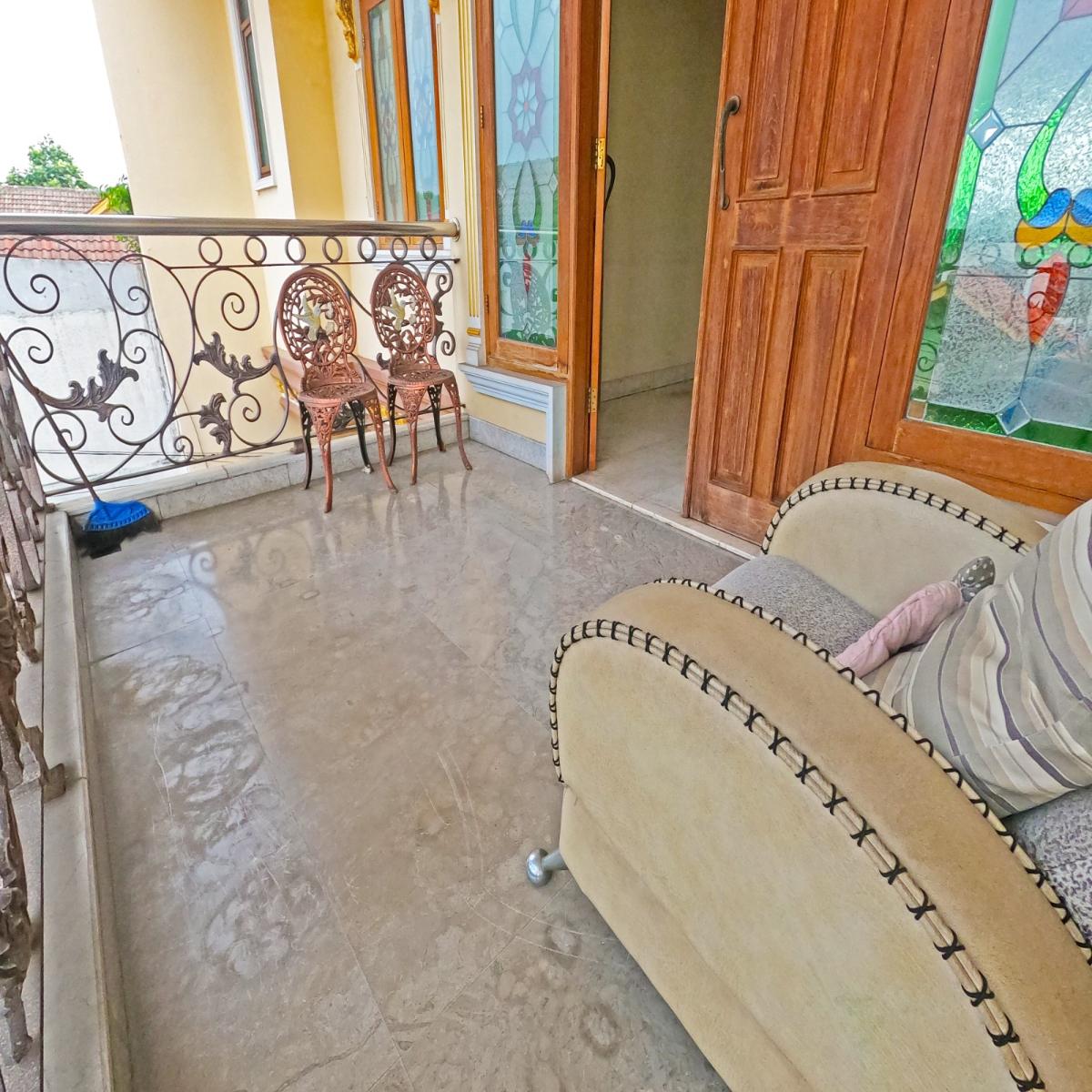 Hunian Mewah 2 Lantai dengan Kolam Renang di Ciledug Tangerang - Foto 9