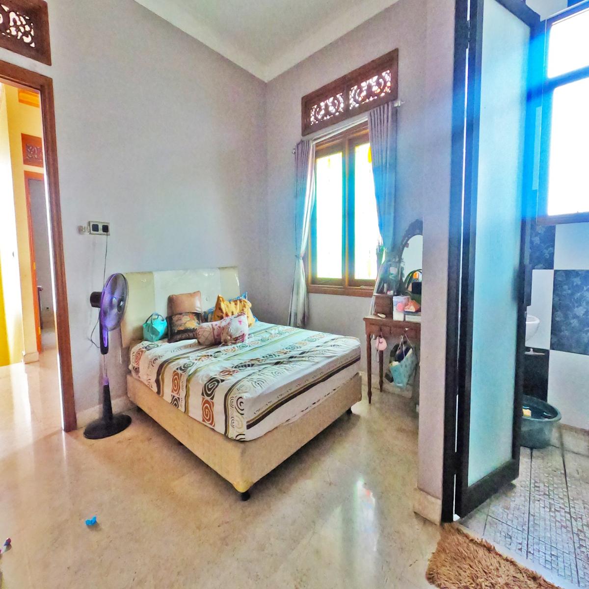 Hunian Mewah 2 Lantai dengan Kolam Renang di Ciledug Tangerang - Foto 11