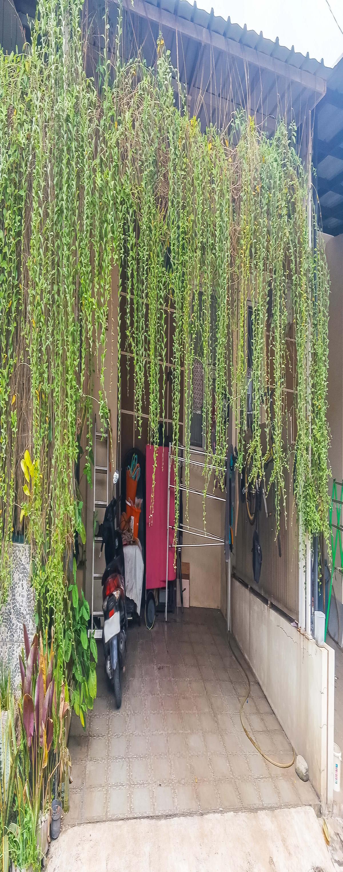 Dijual rumah semi furnished di trevista Ciputat