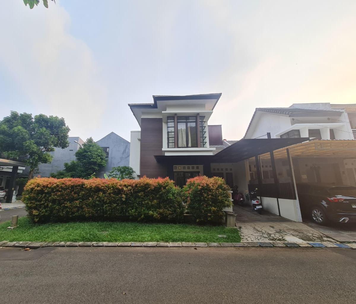 Dijual Rumah Hoek 2 Lantai di Cluster Venice Graha Raya Bintaro, Tangerang Selatan