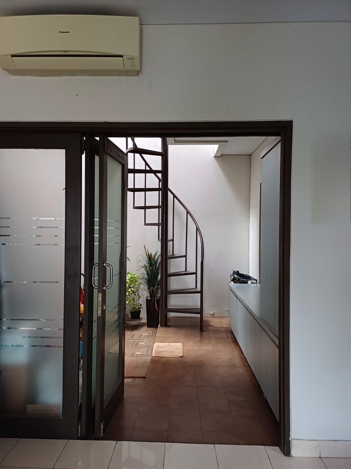 Dijual Cepat Rumah 2 Lantai Luas 105 m² di Raffles Hills Cibubur – Akses Mudah ke LRT & Mall - Foto 4