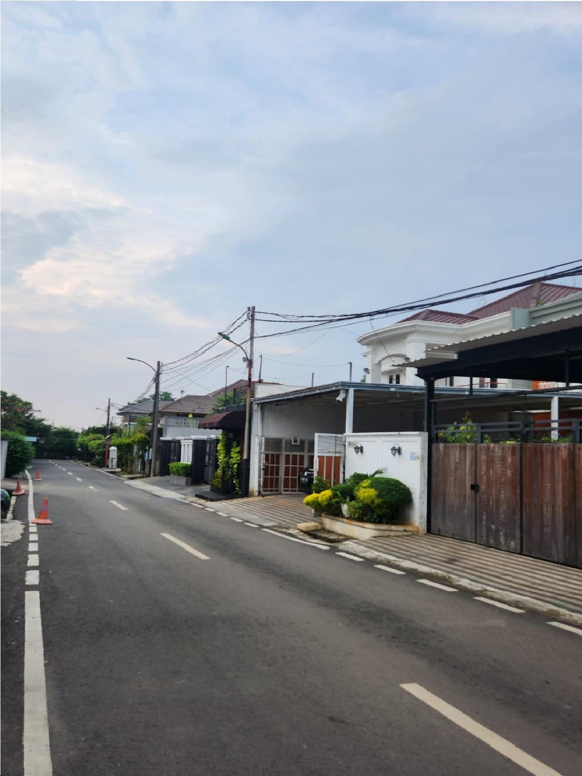 Rumah Mewah Luas 400 m² di Cipayung, Jakarta Timur- Dekat TMII & Akses Tol Jagorawi - Foto 4