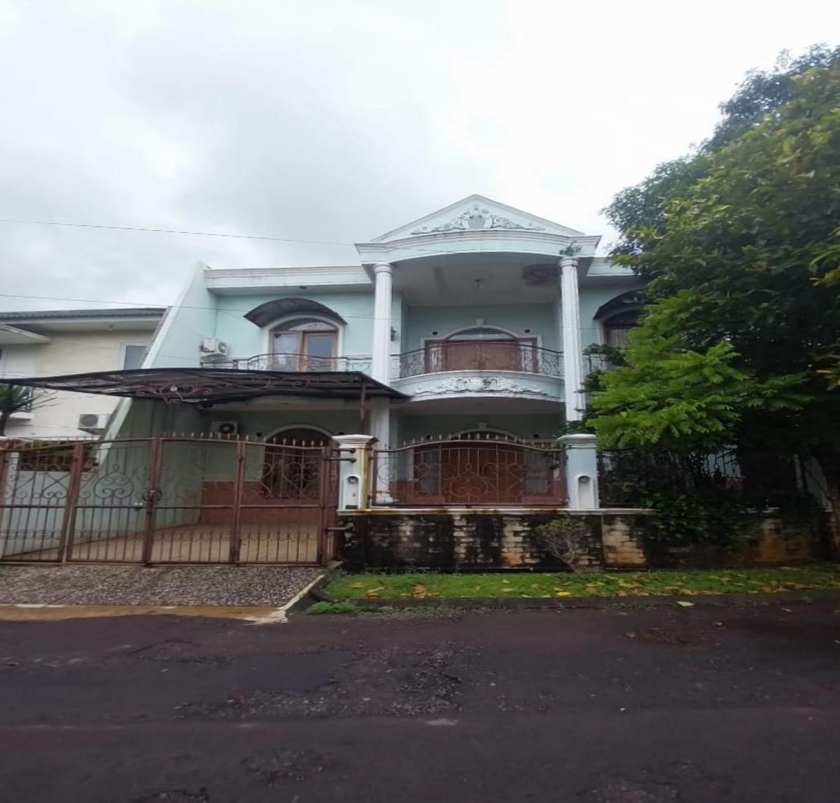 Rumah Luas 525 m² di Villa Melati Mas, Serpong – Ada Kolam Renang, Cocok untuk Kost