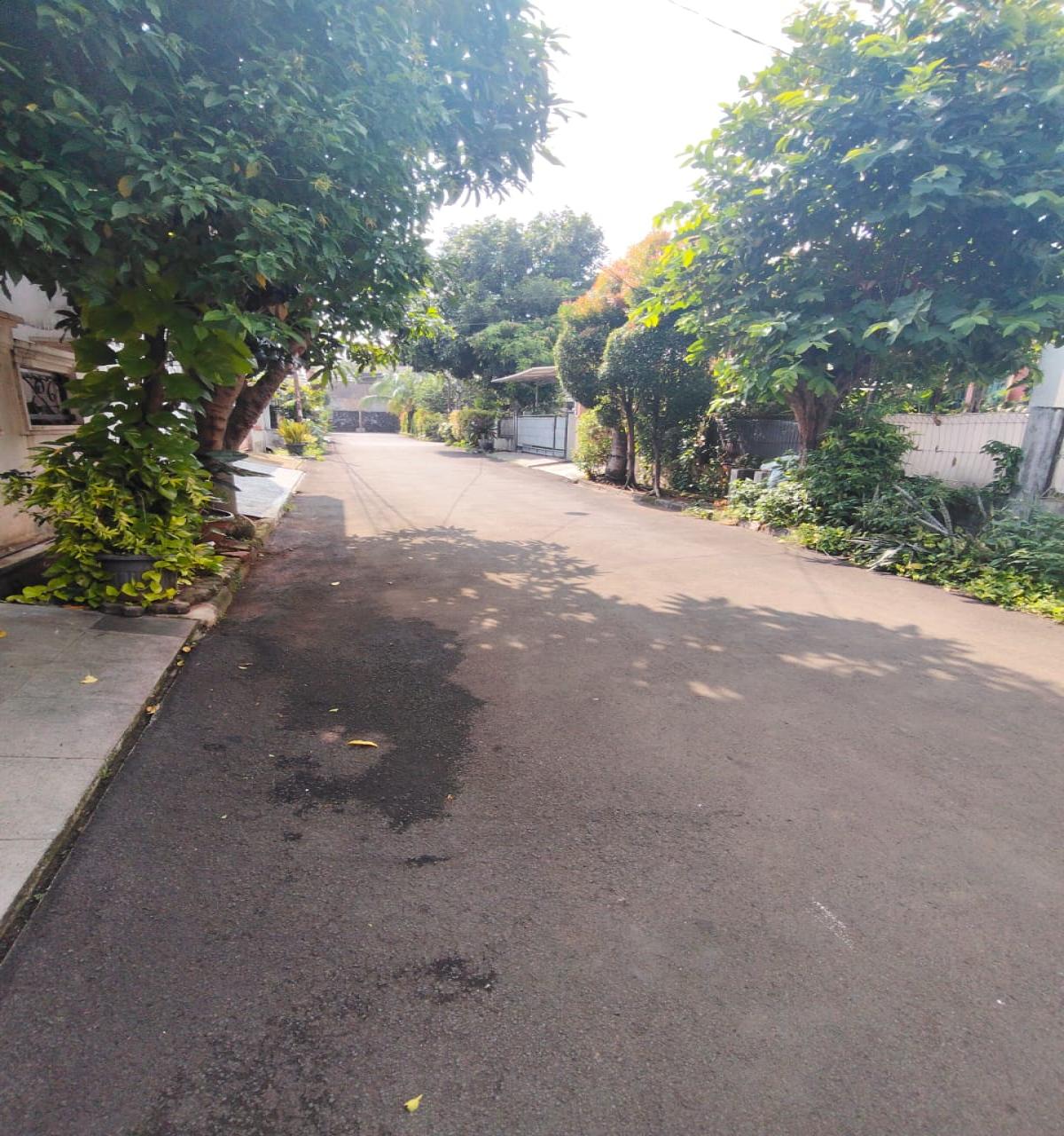 Dijual Rumah Siap Huni di Mahkota Simprug Ciledug – Lokasi Strategis Dekat Tol dan Fasilitas Umum - Foto 2