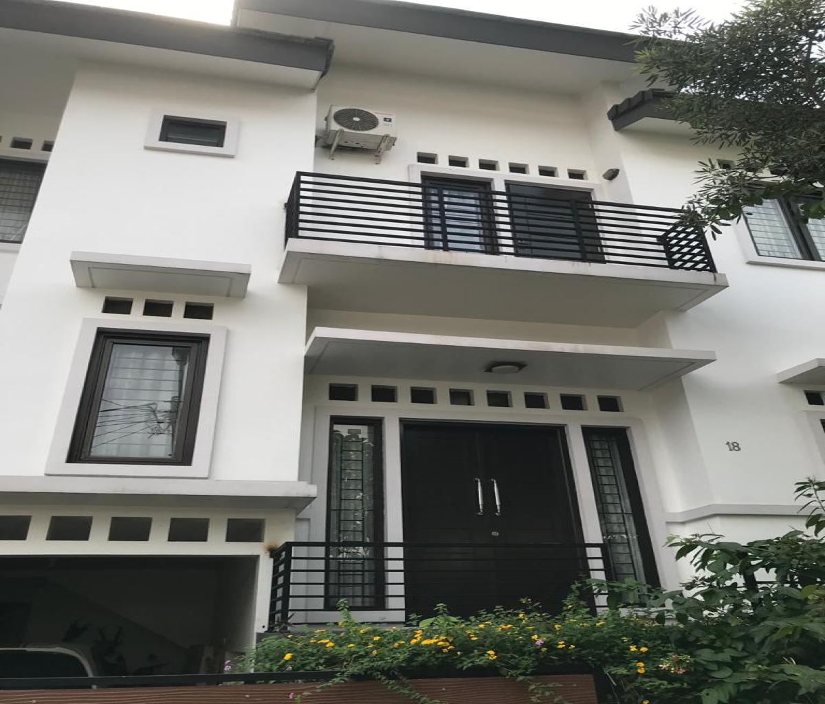 Dijual Rumah di Kawasan Bintaro Sektor 9 dengan View Taman dan Harga Murah