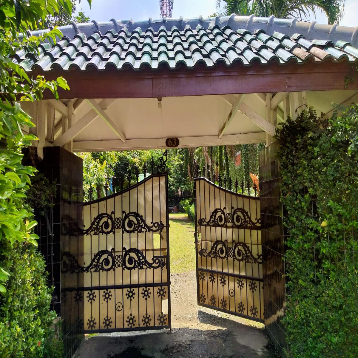 Dijual Rumah Daerah Cireunde Dekat UIN Dekat lab school Dekat MRT Dekat pasar ciputat - Foto 2