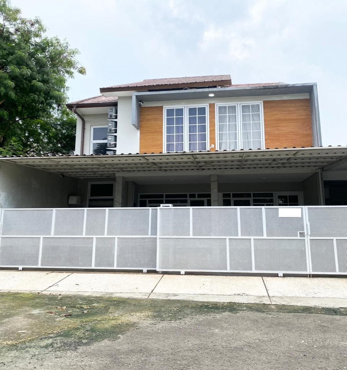 Hunian Modern Semi Furnished 2 Lantai di Graha Bintaro Utara, Tangerang Selatan