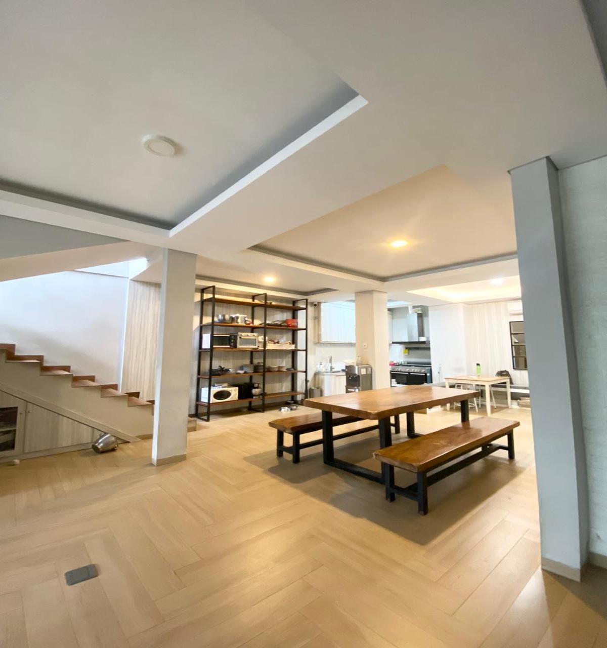 Hunian Modern Semi Furnished 2 Lantai di Graha Bintaro Utara, Tangerang Selatan - Foto 2