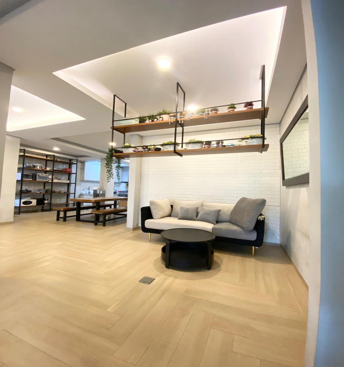 Hunian Modern Semi Furnished 2 Lantai di Graha Bintaro Utara, Tangerang Selatan - Foto 3