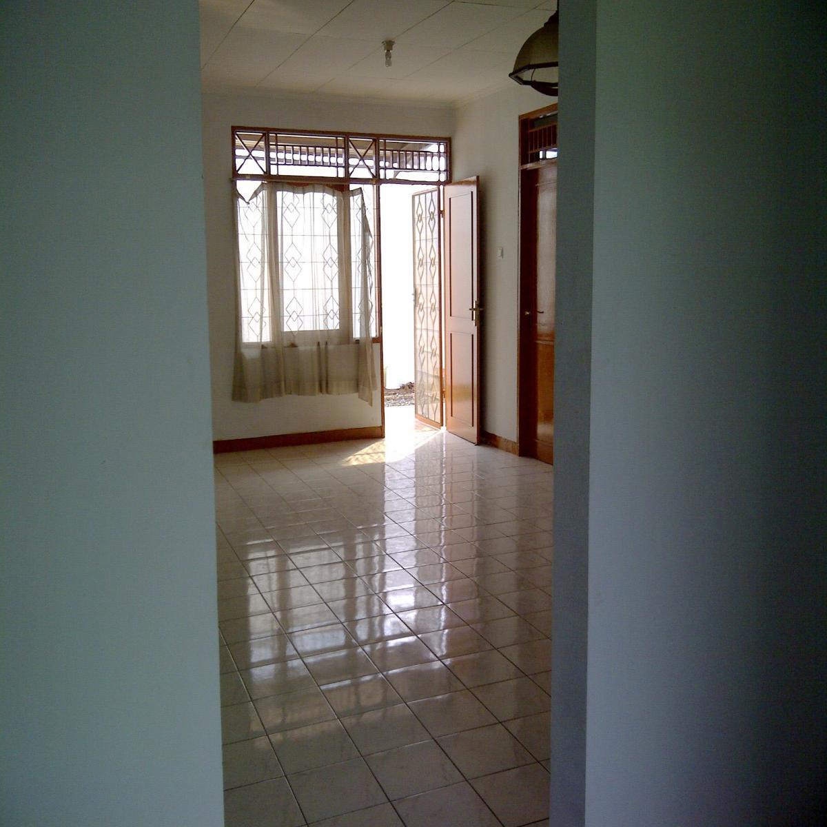 Dijual Murah! Rumah Luas 200 m² di Graha Raya Bintaro Jaya – Cluster Anggrek Loka - Foto 5